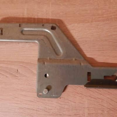 Csuklólemez, bal oldali zsanér