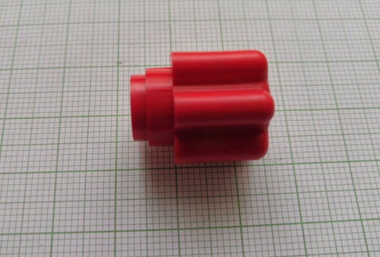 MCM robotgéphez piros kuplung